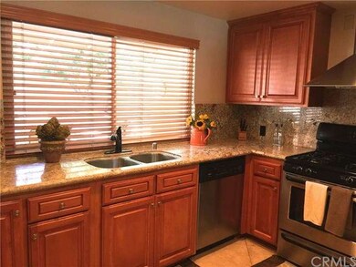 Upgraded Kitchen with Granite Counter tops, Beauti
