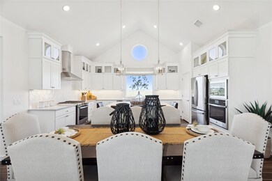 Charming dining area (*Artist rendering used for i