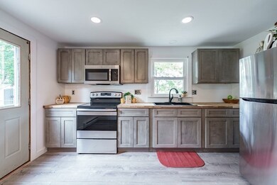 22 Hunting Ln, Agawam, MA 01001 - photo 3