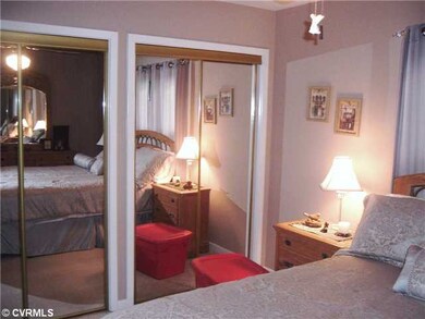 Master Bedroom - Double Mirror Sliding Closet Door