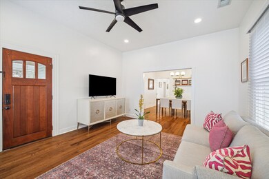 1037 Columbia St, Houston, TX 77008 - photo 5