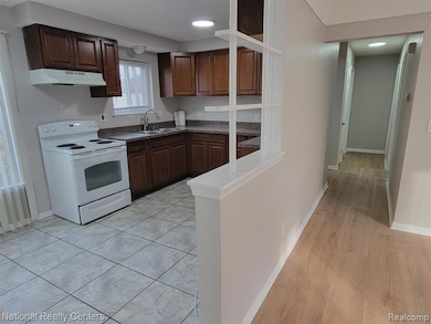 4661 Reader Dr, Warren, MI 48092 - photo 6