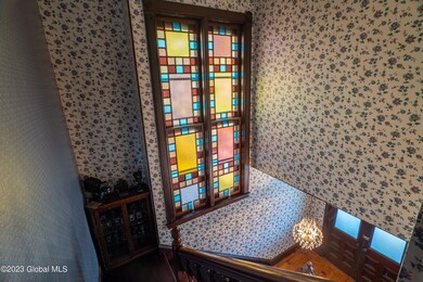 121HighSt_Window-1