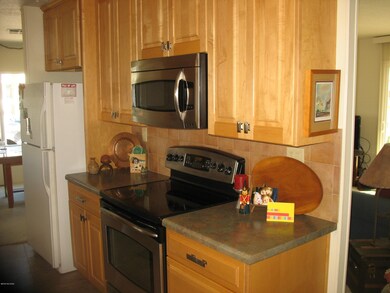 5851 Circle Z Kitchen (2)