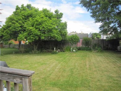 Waterfront/Dock/Pier. Large level fenced back yard