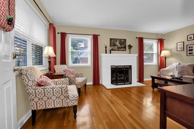 5-web-or-mls-2072-jervis-rd