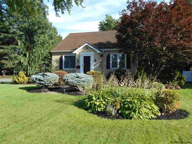 31 Bayberry Rd, Schenectady, NY 12306 - photo 3