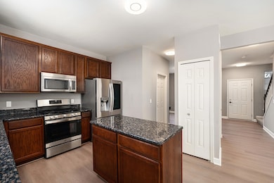 27106 Ladbroke St, Novi, MI 48374 - photo 4