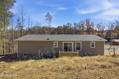 370 Tanasi Dr, Newport, TN 37821 - photo 2
