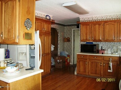 11 Wood St, Honesdale, PA 18431 - photo 3