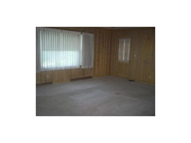 Family Room (Window View)