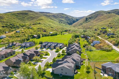0_Aerial_1800x1200_4127743