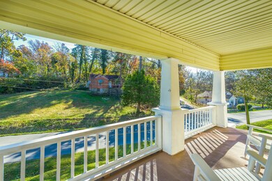 208 Lakeview Dr, Rossville, GA 30741 - photo 3