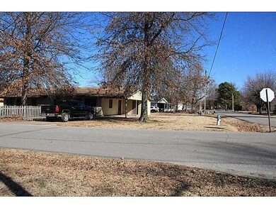 321 S Neal St, Prairie Grove, AR 72753 - photo 5