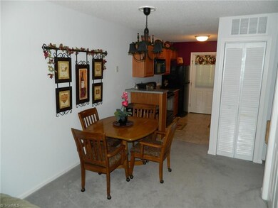 819 Belmont Dr unit 1D, High Point, NC 27263 - photo 5