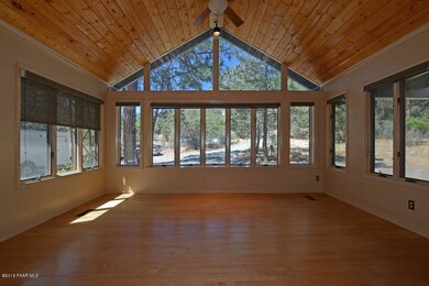 12 Livingroom 03