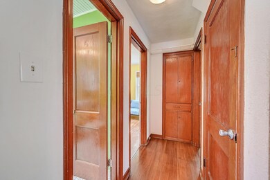 23-web-or-mls-W 9th Ave-023