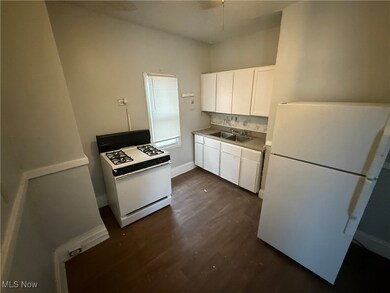 3542 E 108th St, Cleveland, OH 44105 - photo 4