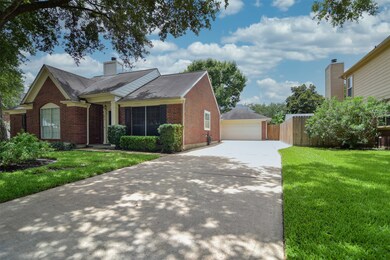 4010 Hazelwood Dr, Pearland, TX 77584 - photo 2