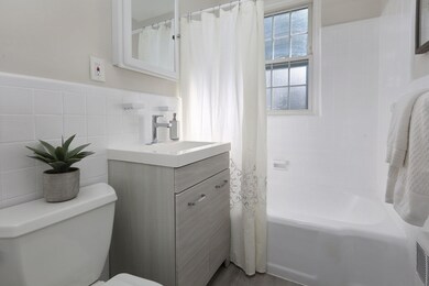 7 Lanark Rd unit 3, Brookline, MA 02445 - photo 7