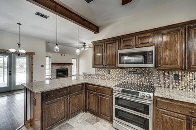 130 Hollis Rd, Waxahachie, TX 75167 - photo 4