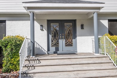 12 Pence Rd, Manalapan, NJ 07726 - photo 4