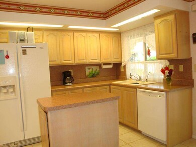 NICE KITCHEN WITH MOVING CENTER ISLAND
