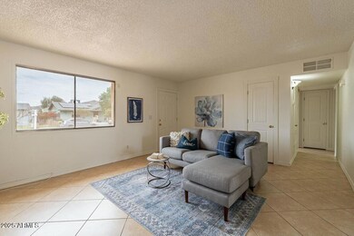 Living room3