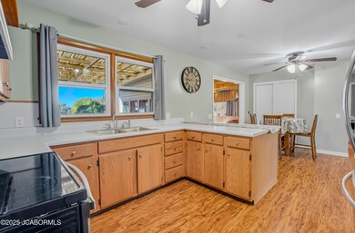 908 Randolph St, Glasgow, MO 65254 - photo 5