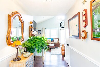 Walk-in the roomy entryway right in to the open li
