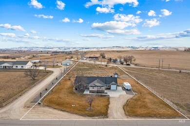 2549 Royal Vista Dr, Homedale, ID 83628 - photo 2