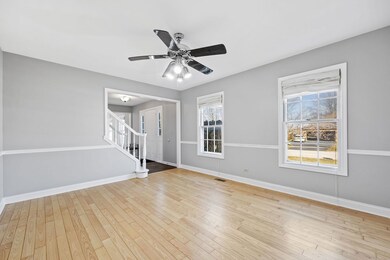 1525 Placer Ct, Naperville, IL 60565 - photo 5