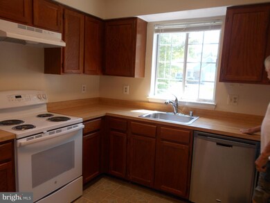 6895 Crabapple Ct, Frederick, MD 21703 - photo 7