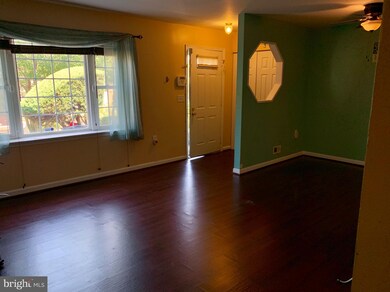 9025 N Laurel Rd unit I, Laurel, MD 20723 - photo 4