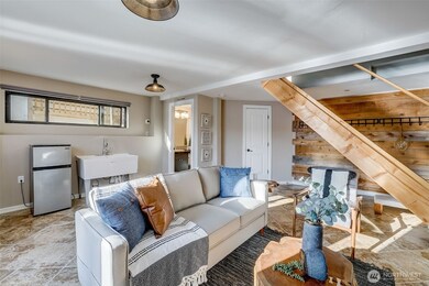 4013 E Lake Sammamish Shore Ln SE, Sammamish, WA 98075 - photo 7