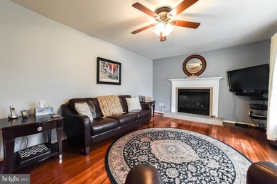 43990 Hedgewood Ln, California, MD 20619 - photo 2