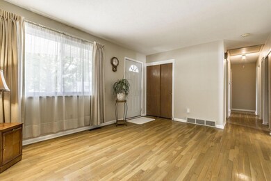 5074 Lindora Dr, Columbus, OH 43232 - photo 5