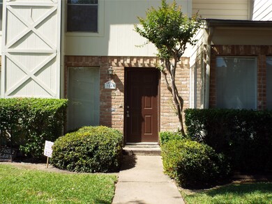 7846 Green Lawn Dr unit 7846, Houston, TX 77088 - photo 2