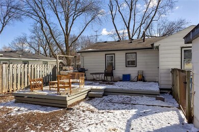 7420 Southview Dr, Des Moines, IA 50315 - photo 5