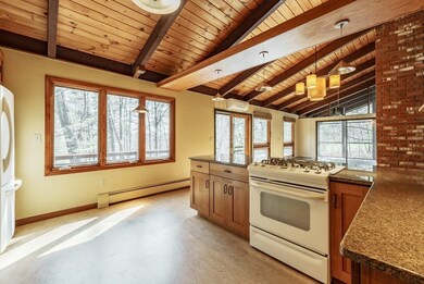 77 Morgan Cir, Amherst, MA 01002 - photo 4