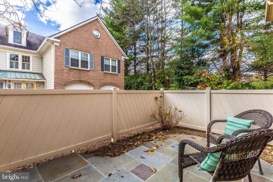 5825 Linden Square Ct, Rockville, MD 20852 - photo 7