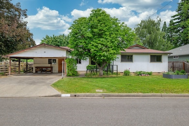 1138SWBallingerDr-003
