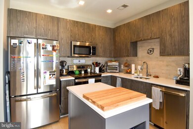 Trafalgar Flats unit 218, Arlington, VA 22204 - photo 3