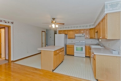 86 Beveridge Blvd, Westfield, MA 01085 - photo 6