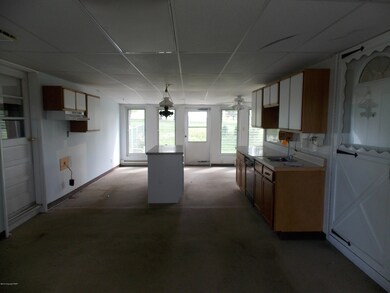 337 Skyline Dr, Lehighton, PA 18235 - photo 5