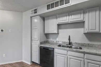 2300 Bamboo Dr unit N111, Arlington, TX 76006 - photo 6