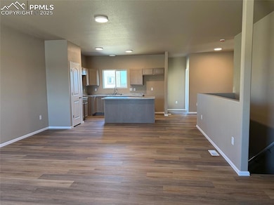 6104 Harper Ln, Pueblo, CO 81008 - photo 2