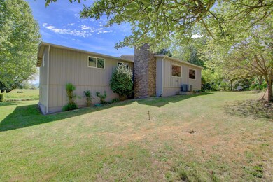 5601 Upper River Rd, Grants Pass, OR 97526 - photo 2