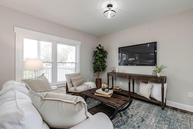 2020-04-22 541 Siebert St 10