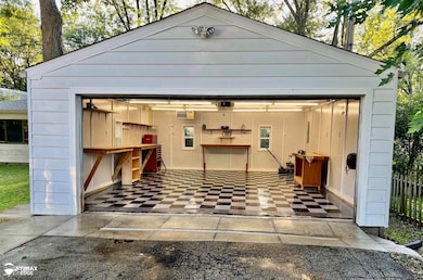 2644 Maplewood Ave, Ann Arbor, MI 48104 - photo 4